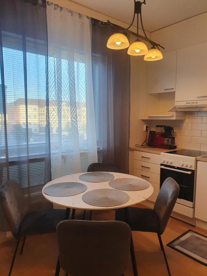 Moderni, Viihtyisae Pikkukaksio Saunalla Pori Exterior photo